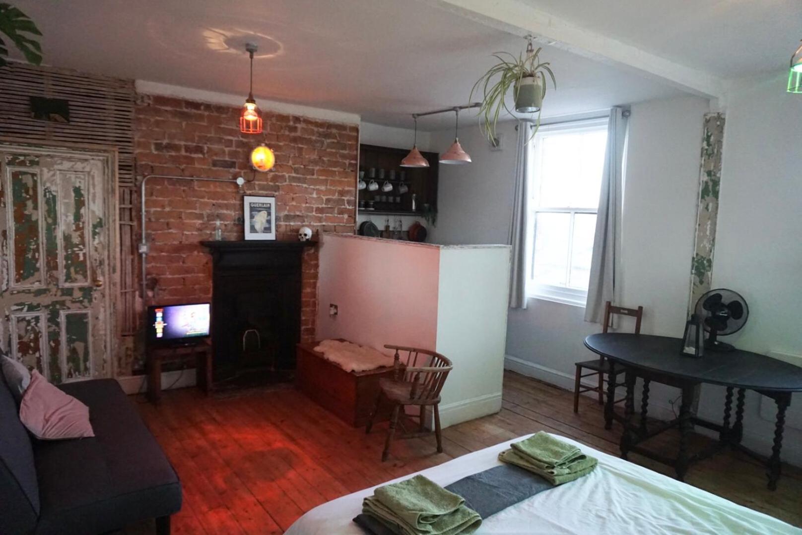 New! Castle View Studio Apartment Scarborough Exteriör bild